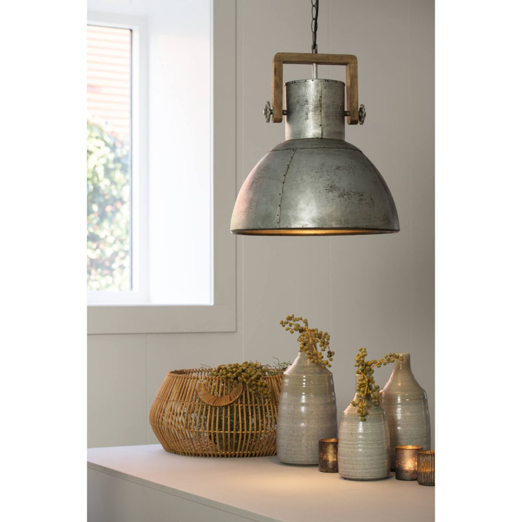 rustieke-zilveren-hanglamp-met-hout-light-and-living-shelly-3097023-2