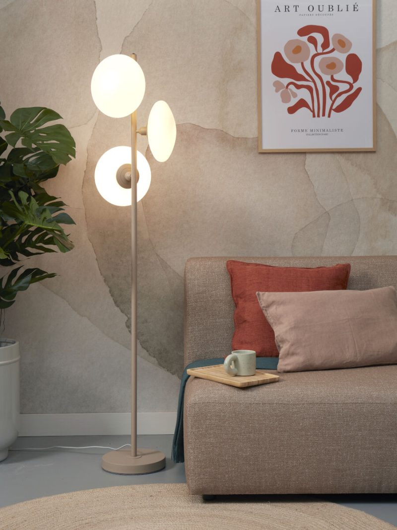 grijze-glazen-scandinavische-vloerlamp-metaal-its-about-romi-sapporo-sapporof3s-1