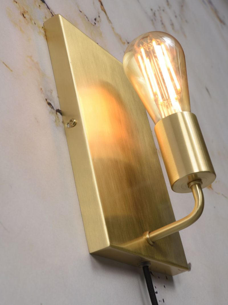 rechthoekige-minimalistische-wandlamp-goud-its-about-romi-madrid-madridwago-3