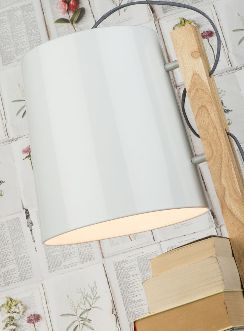 witte-houten-retro-vloerlamp-its-about-romi-cambridge-cambridgefw-3