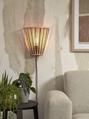 zwartnaturel-bamboe-wandlamp-halfopen-good-mojo-merapi-merapiw30bn-1