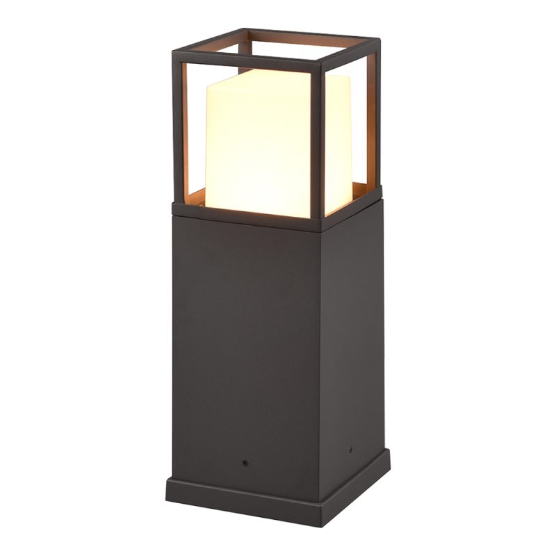 industriële-antracieten-lamp-op-paal-witham-577860142