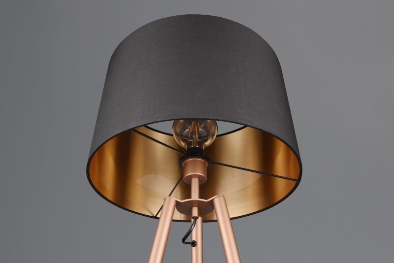 modern-klassieke-zwarte-vloerlamp-regisseurslamp-reality-colette-r41561065-4