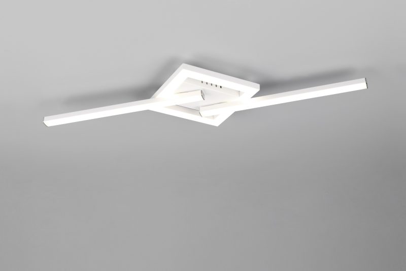 moderne-witte-plafonniere-met-lichtstaven-viale-r67303131-2