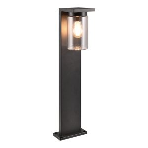 moderne-zwarte-lamp-op-paal-ardila-511660132