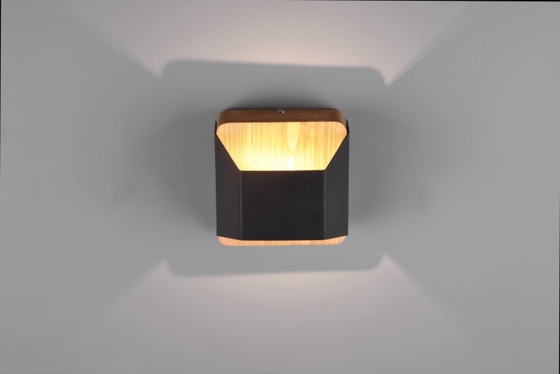 moderne-zwarte-metalen-wandlamp-trio-leuchten-arino-224810132-2