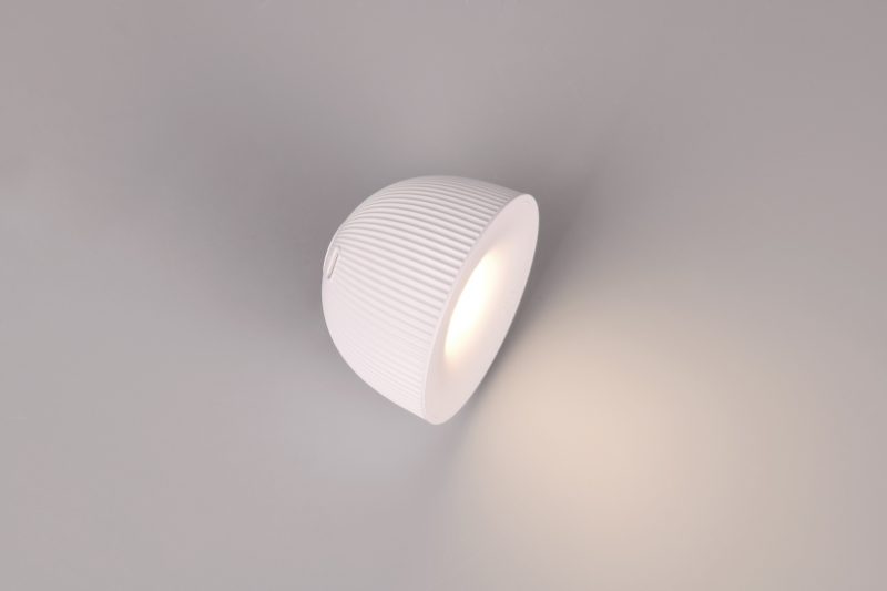 oplaadbare-moderne-witte-richtbare-tafellamp-reality-maxima-r57791101-3