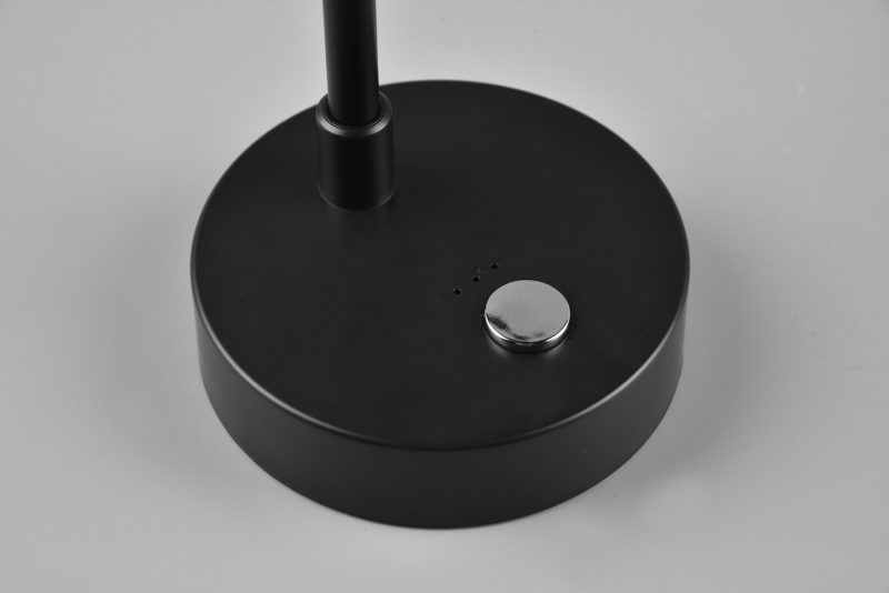 oplaadbare-moderne-zwarte-tafellamp-ingebouwde-schakelaar-reality-lenny-r52661102-3