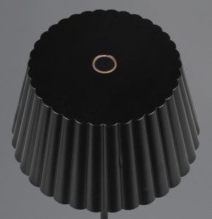oplaadbare-retro-tafellamp-van-zwart-metaal-reality-suarez-r57706132-1