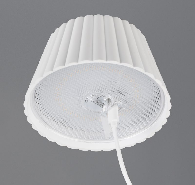 oplaadbare-witte-metalen-binnenbuiten-vloerlamp-suarez-r47706131-2