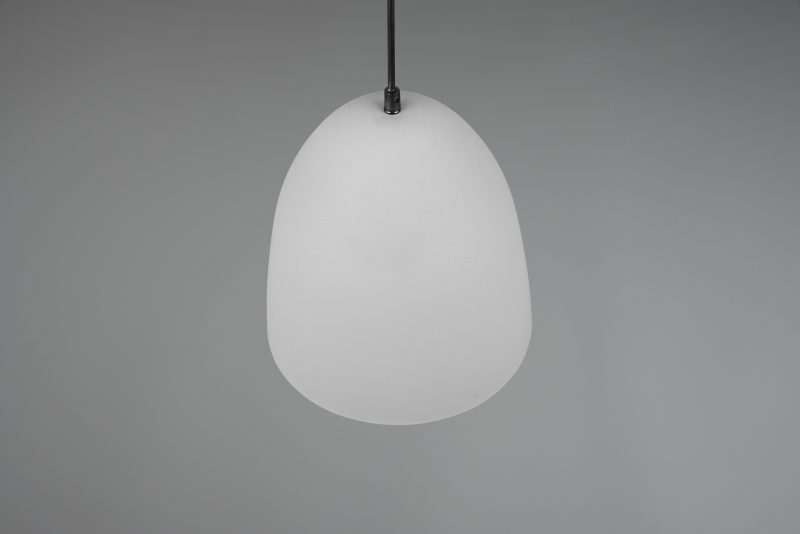 strakke-metalen-komvormige-hanglamp-grijs-tilda-r30661011-1