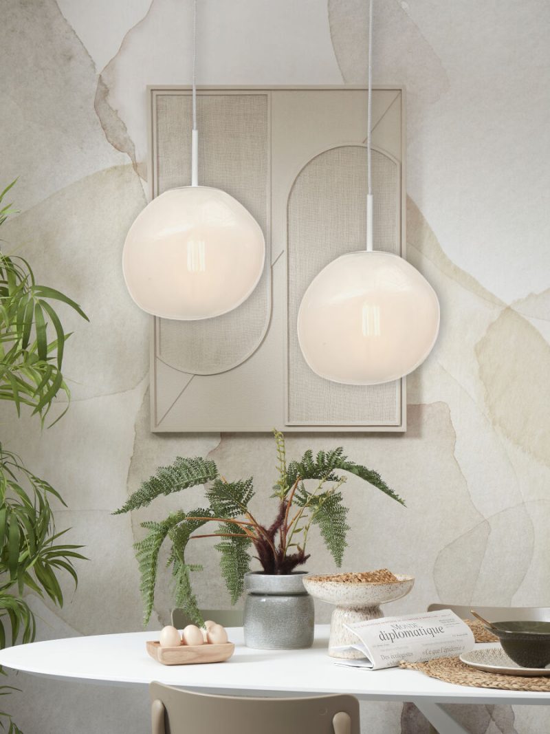 witte-glazen-hanglamp-metaal-modern-its-about-romi-helsinki-helsinkihw-4