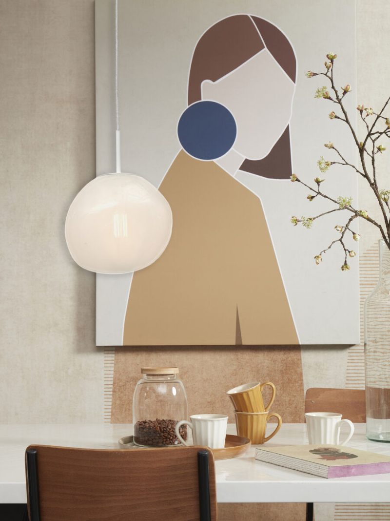 witte-glazen-hanglamp-metaal-modern-its-about-romi-helsinki-helsinkihw-8